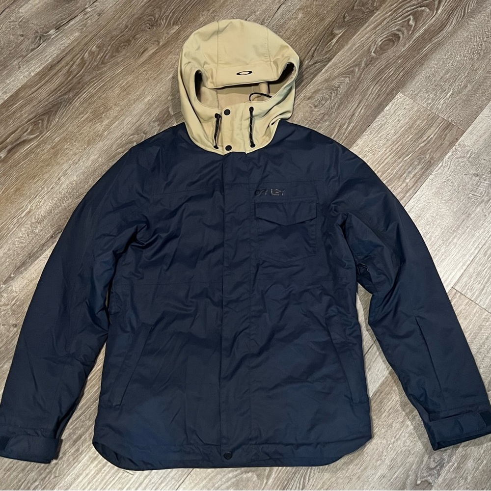 Oakley Men's Dark Blue and Beige Ski Jacket

”